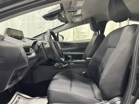 2025 Toyota Prius LE