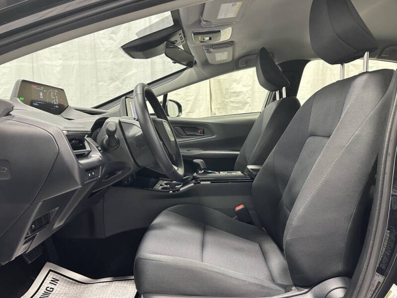 2025 Toyota Prius LE