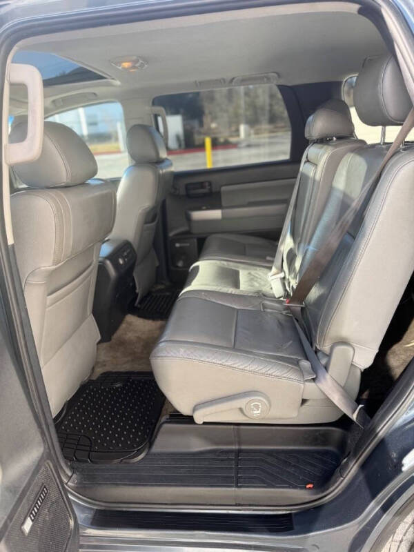 2008 Toyota Sequoia SR5