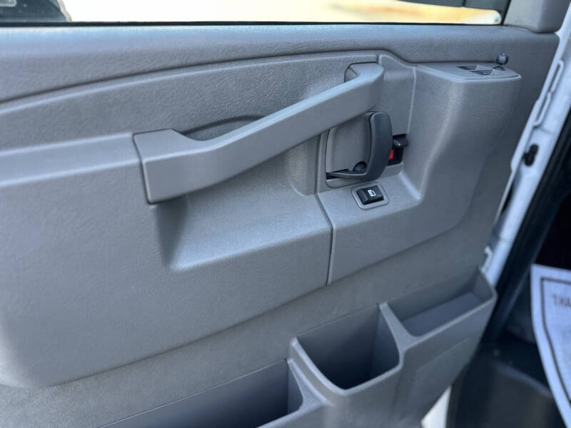 2023 Chevrolet Express 2500