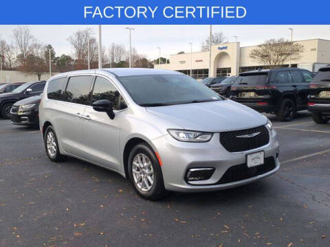 2024 Chrysler Pacifica Touring L