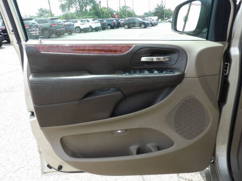 2015 Chrysler Town and Country Touring