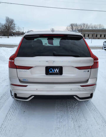 2025 Volvo XC60 B5 Core Dark Theme