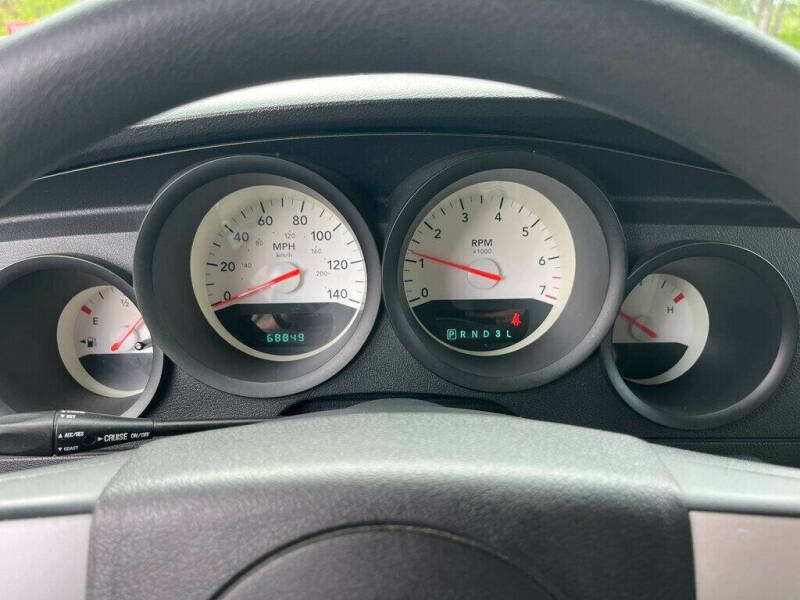 2005 Dodge Magnum SE