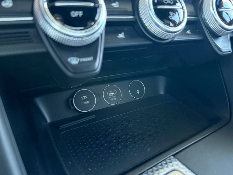2023 Genesis G70