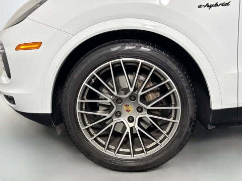 2022 Porsche Cayenne E-Hybrid