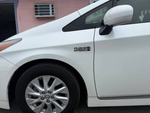 2012 Toyota Prius Plug-in Hybrid Advanced