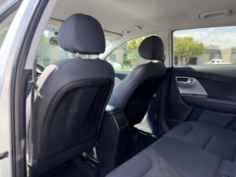 2017 Kia Niro FE