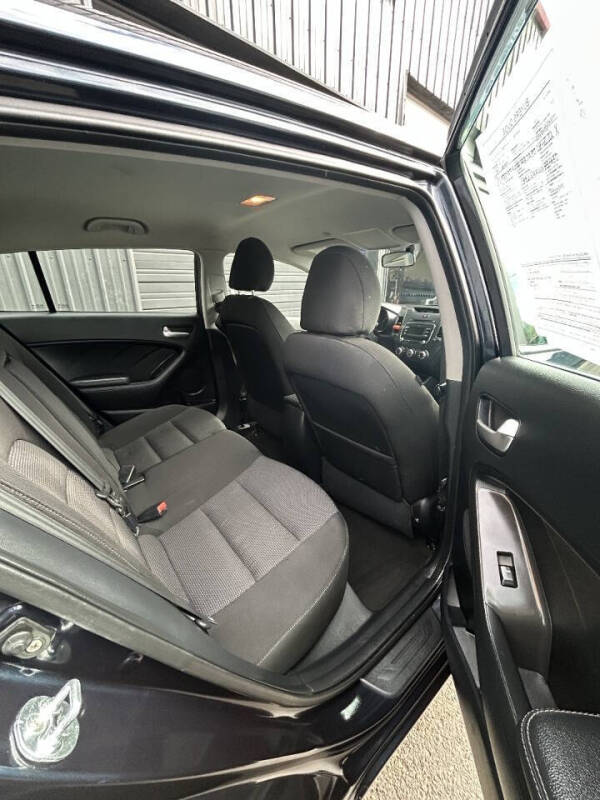 2017 Kia Forte5 LX