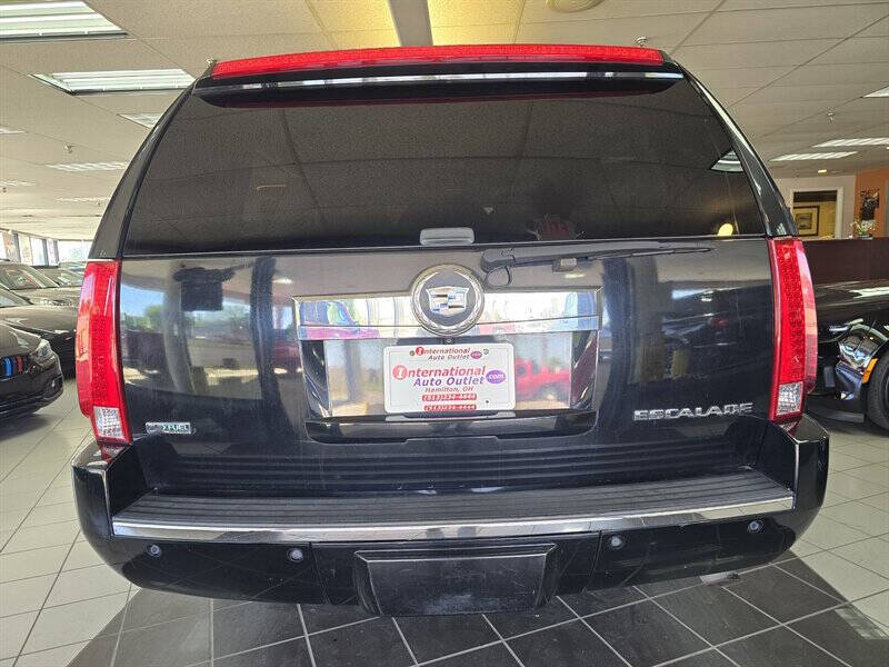 2011 Cadillac Escalade ESV Luxury