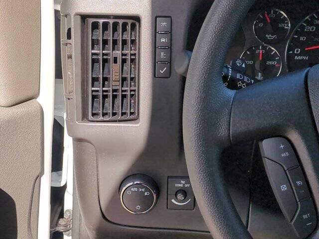 2025 Chevrolet Express 2500