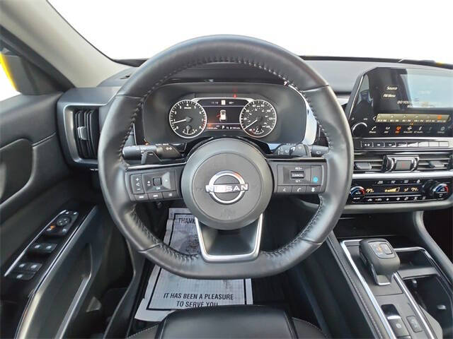 2024 Nissan Pathfinder SL