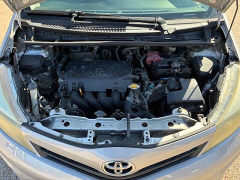 2014 Toyota Yaris 5-Door LE