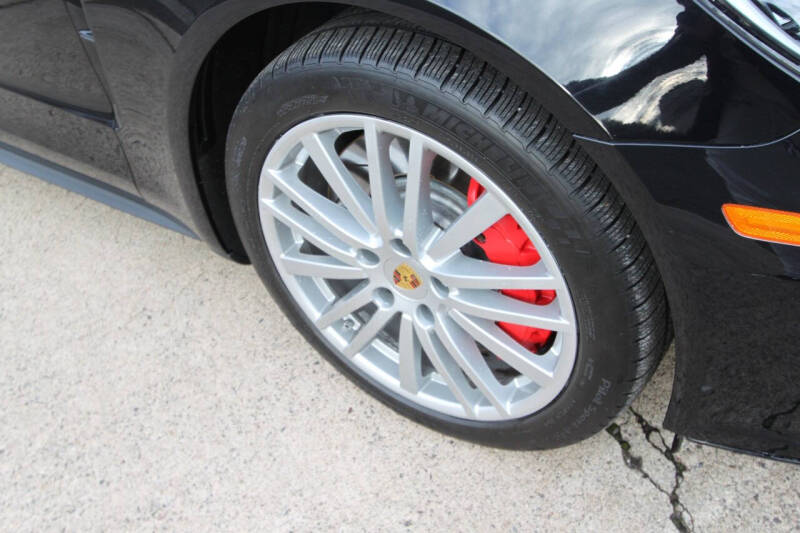 2017 Porsche Panamera Turbo