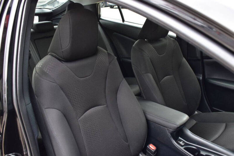 2022 Toyota Prius LE