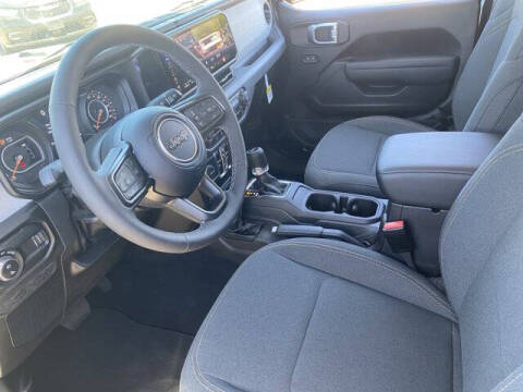 2025 Jeep Gladiator Sport S