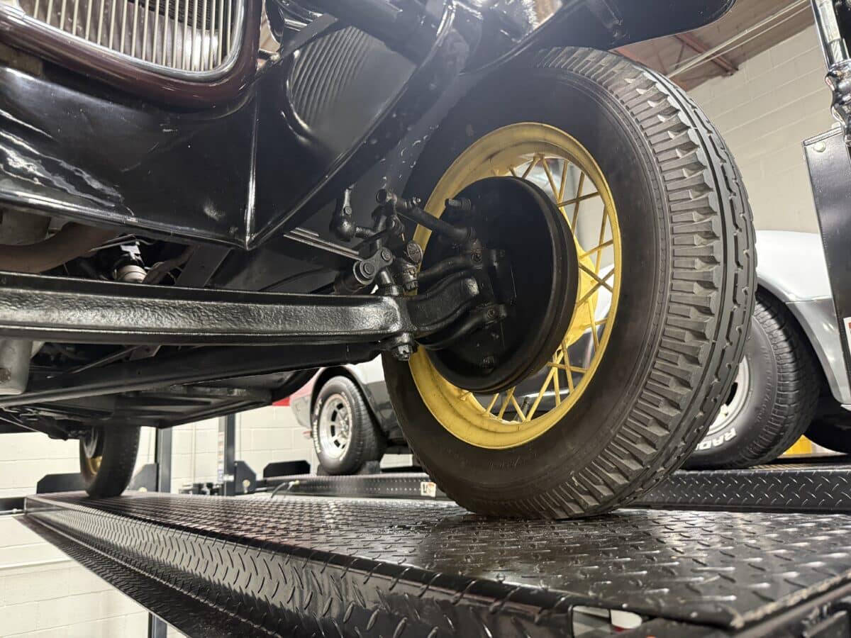 1932 Ford Model 18 70