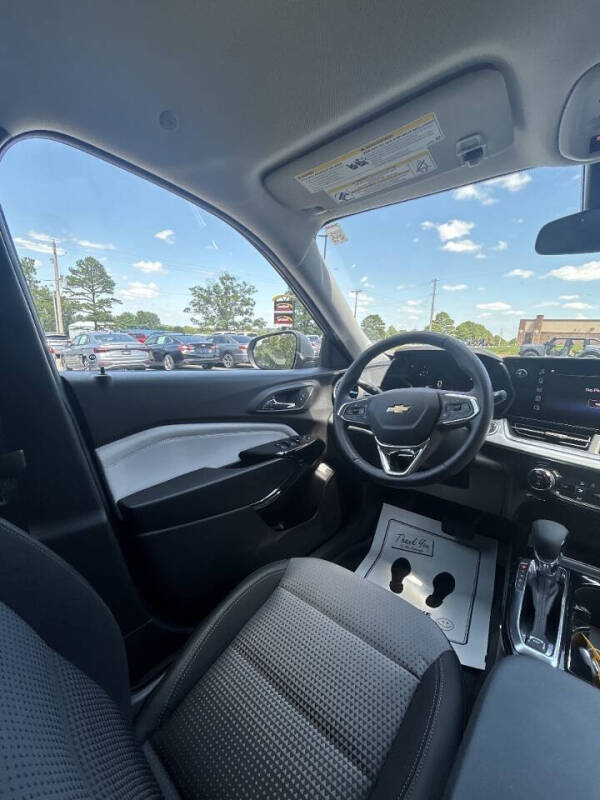 2025 Chevrolet Trax LT