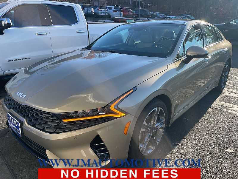 2022 Kia K5 EX's photo