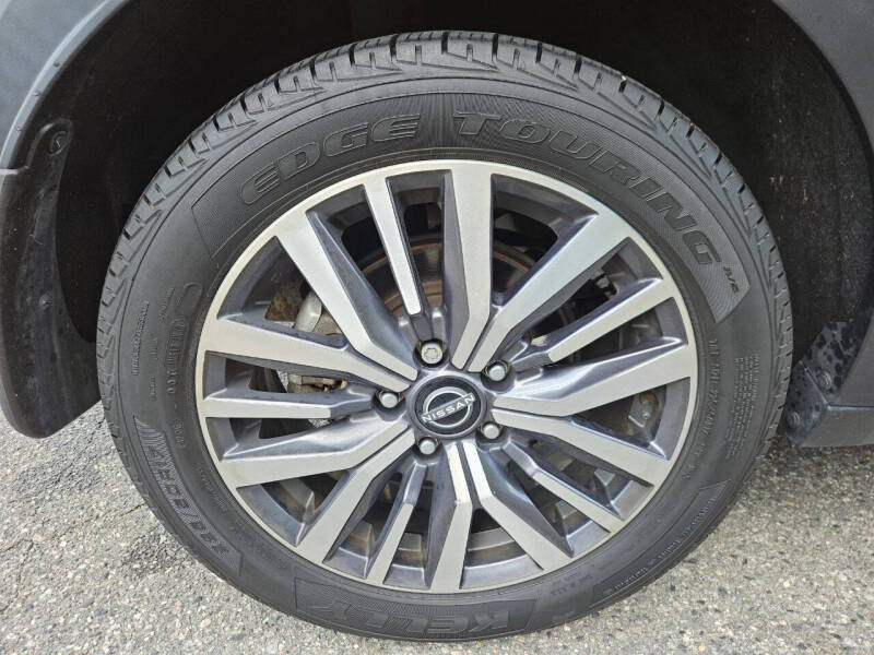 2022 Nissan Kicks SV