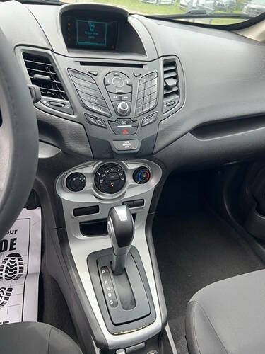 2017 Ford Fiesta SE