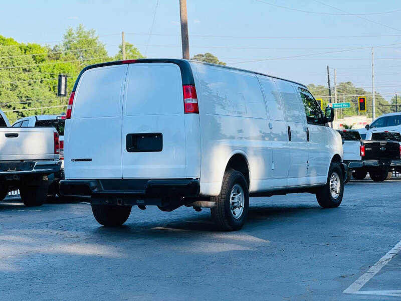 2022 Chevrolet Express 2500