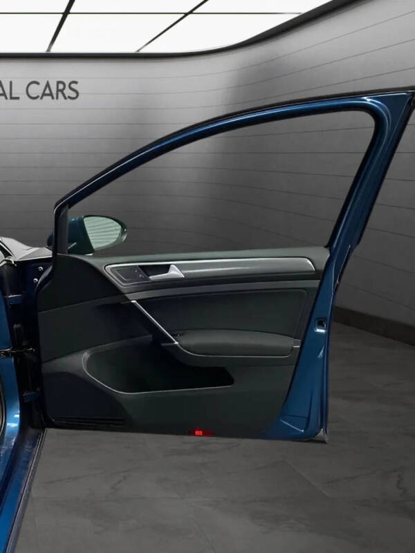 2019 Volkswagen Golf SE