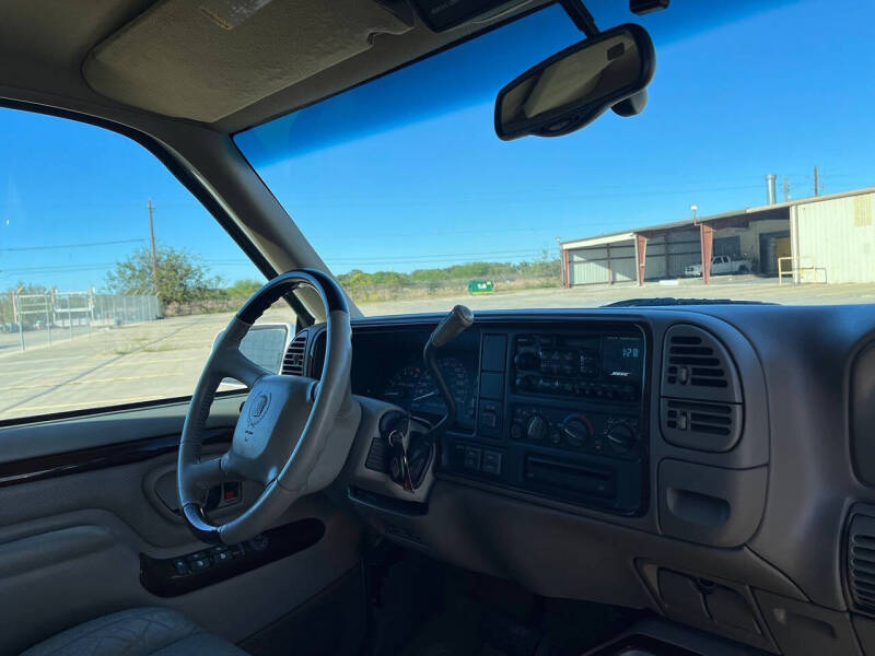 2000 Cadillac Escalade