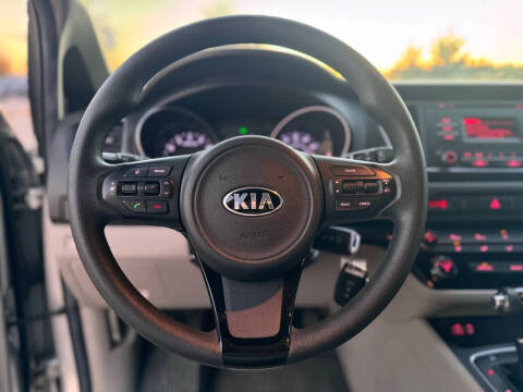 2015 Kia Sedona L