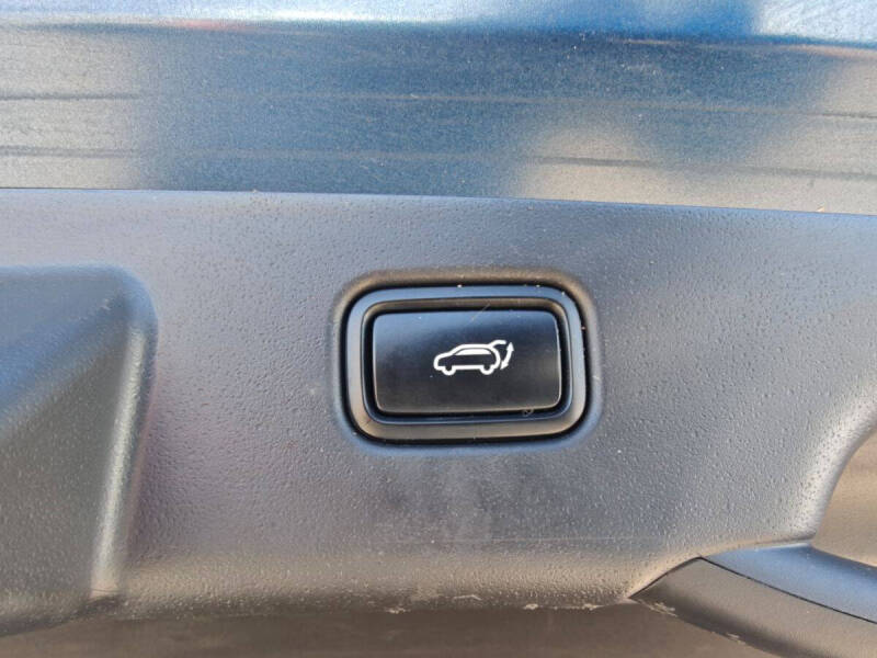 2023 Kia Niro SX
