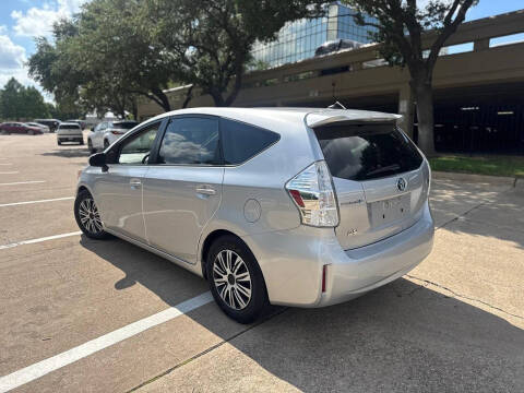 2013 Toyota Prius v Three
