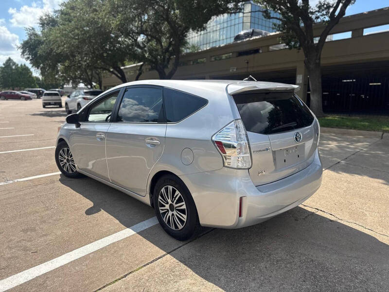 2013 Toyota Prius v Three