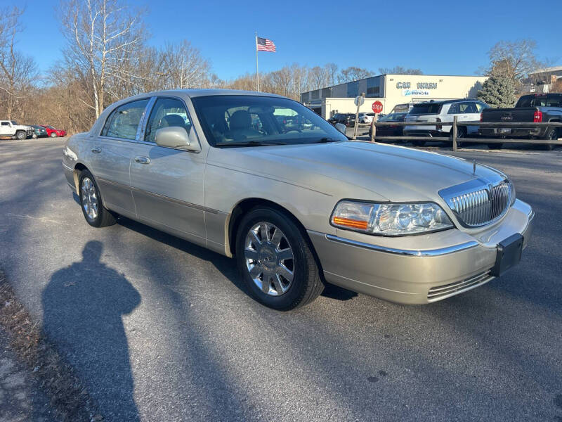 2005 Lincoln Town Car Signature Limited