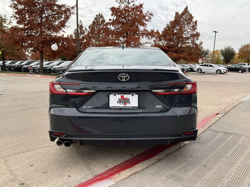 2025 Toyota Camry SE