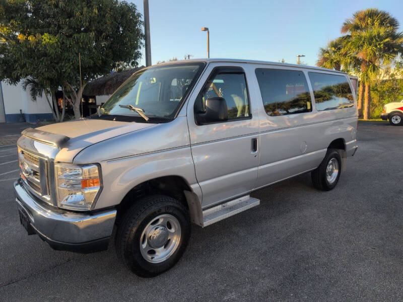 2014 Ford E-Series E-150 XLT