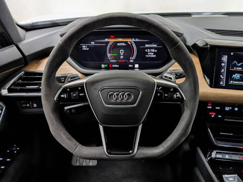 2022 Audi e-tron GT quattro Premium Plus