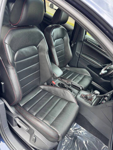 2017 Volkswagen Golf GTI SE
