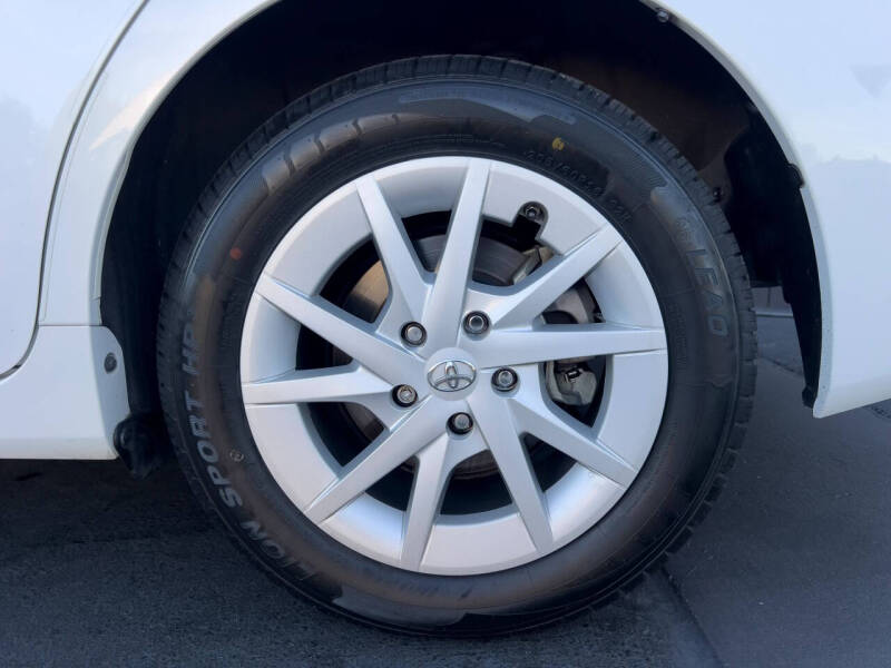 2014 Toyota Prius v Three