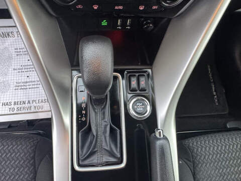 2024 Mitsubishi Eclipse Cross LE