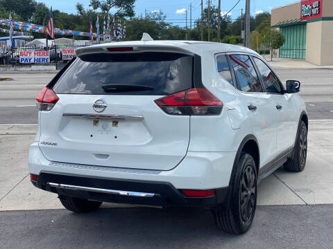 2017 Nissan Rogue SV