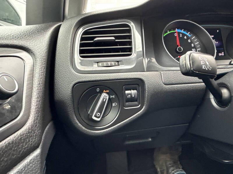 2019 Volkswagen e-Golf SE