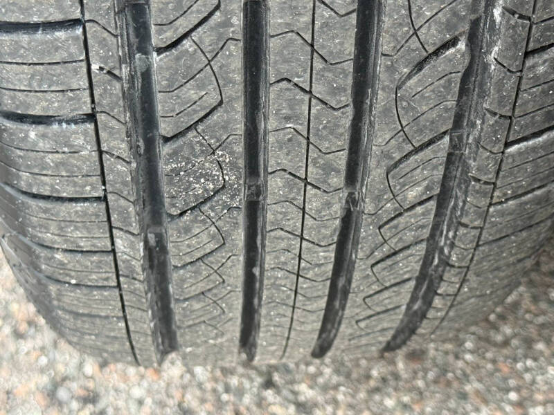 2017 Toyota Prius v Five