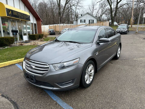 2013 Ford Taurus for sale at Bronco Auto in Kalamazoo MI