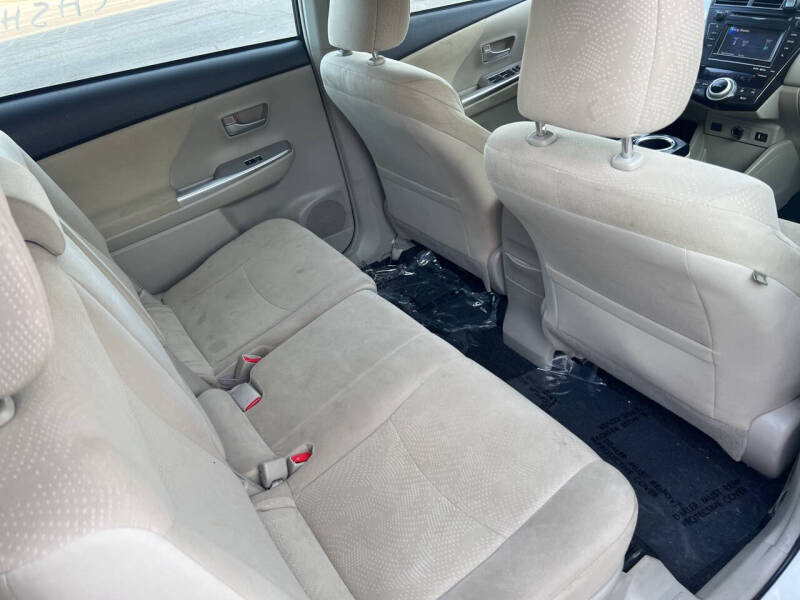 2013 Toyota Prius v Five
