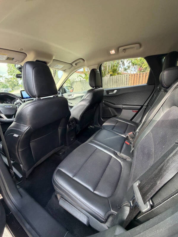 2020 Ford Escape SEL