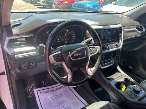 2023 GMC Acadia SLT