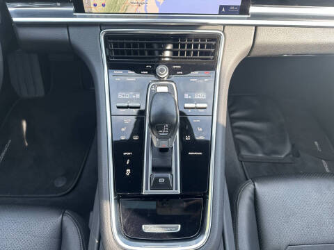 2018 Porsche Panamera 4