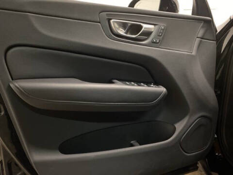 2025 Volvo XC60 B5 Plus Dark Theme