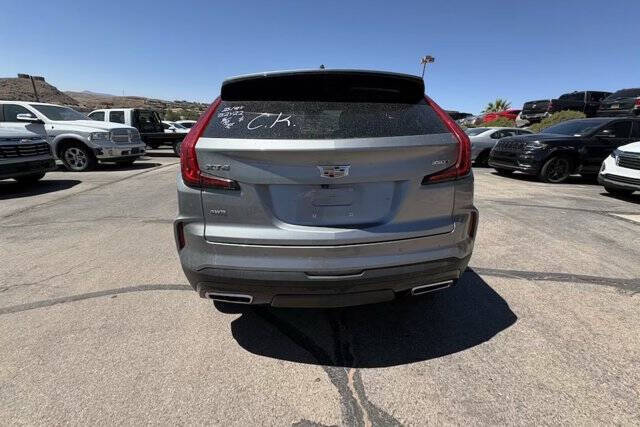 2025 Cadillac XT4 Premium Luxury