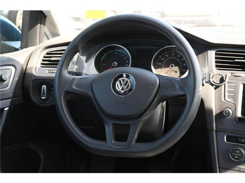 2016 Volkswagen e-Golf SE